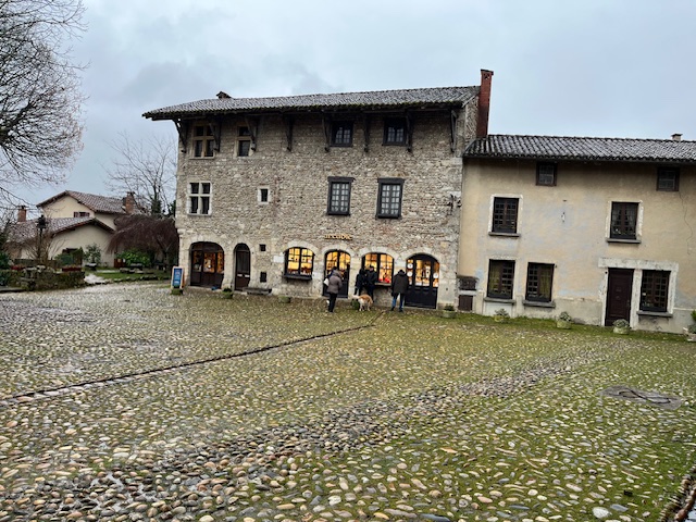 Pérouges