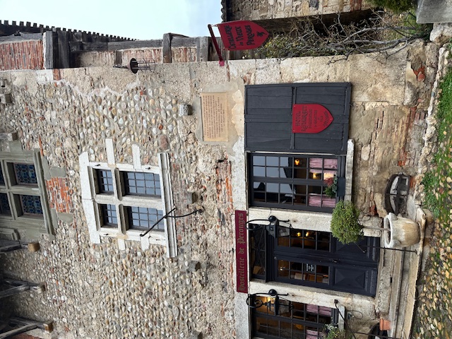 Pérouges